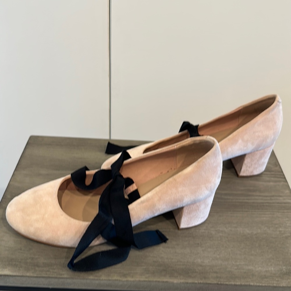 Aldo Convertible Lace Heels